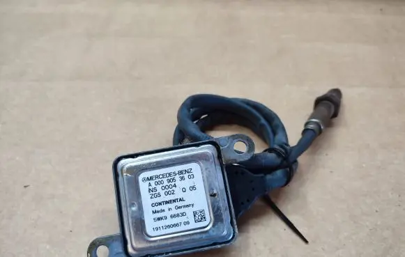 Mercedes-Benz S W221 Lambda probe sensor A0009053603
