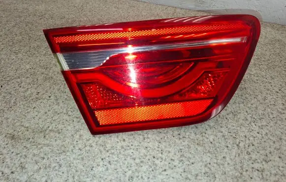 Jaguar XE Tailgate rear/tail lights 19233901