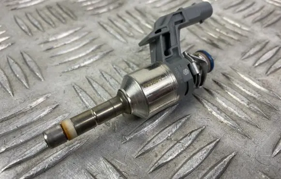 Jeep Compass Fuel injector 46338077