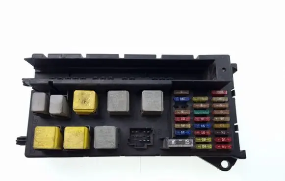 Mercedes-Benz Sprinter W901 W902 W903 W904 Fuse module A9065450401