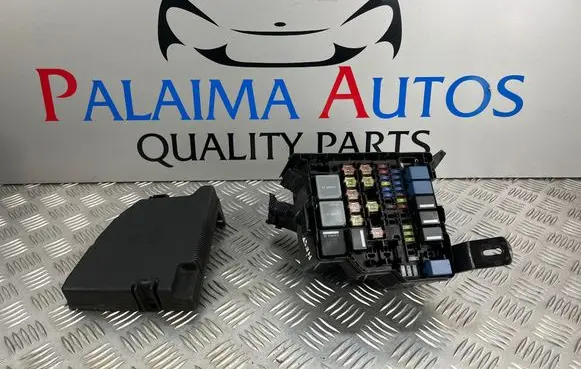Ford Fiesta Fuse box set AE8T14A003AA