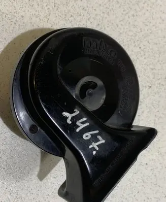 BMW 5 E39 Horn signal CH2013 A722424 E2884