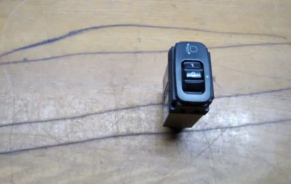 Mitsubishi Space Wagon Headlight level height control switch