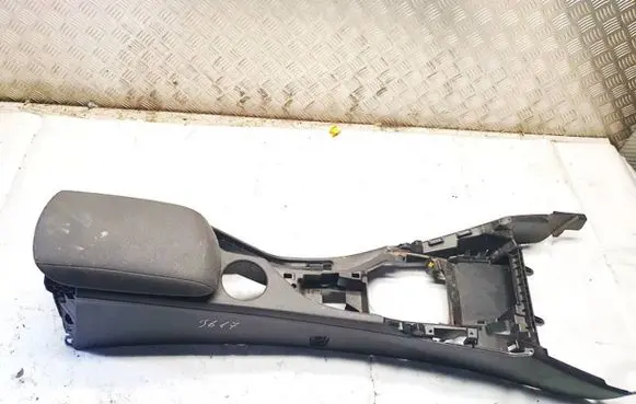 BMW X1 E84 Armrest 105005733