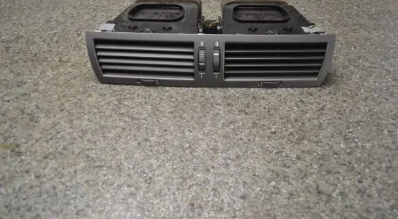 BMW 7 E65 E66 Dash center air vent grill 6911203 8223599 14121810