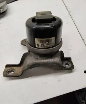 Volvo XC60 Engine mount bracket G2517002