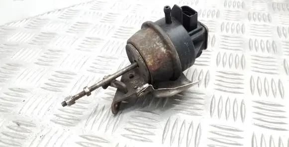 Audi A4 S4 B8 8K Turbine electric control actuator SMK306004