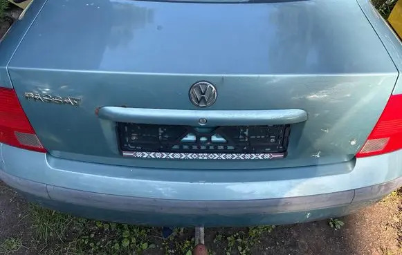 Volkswagen PASSAT B5 Tailgate/trunk/boot lid