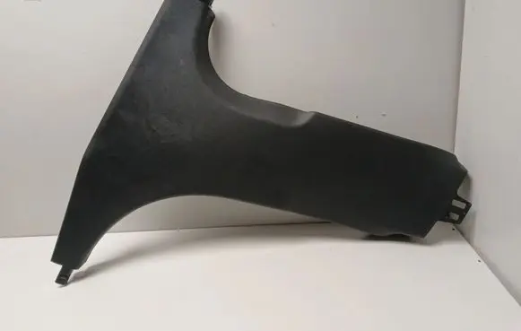 BMW i4 (B) pillar trim (bottom) 7490759