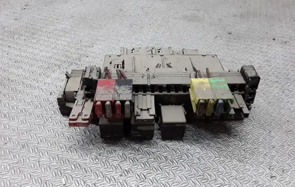 Mercedes-Benz S W220 Fuse module A0285458132