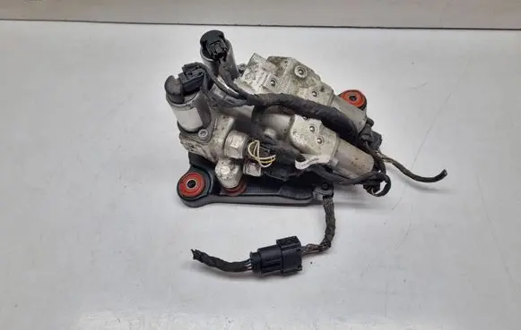 BMW 7 F01 F02 F03 F04 Air suspension compressor 6775258