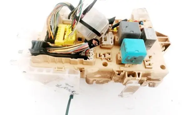 Toyota Corolla Verso AR10 Fuse box set 892210F010 89221-0F010