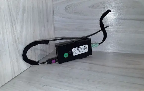 BMW M5 F90 Aerial antenna amplifier 218898 9384054 50110245
