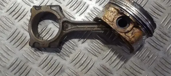 Mazda 626 Piston with connecting rod