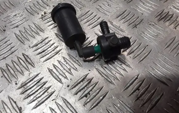 Chrysler PT Cruiser Valve vacuum 4677204
