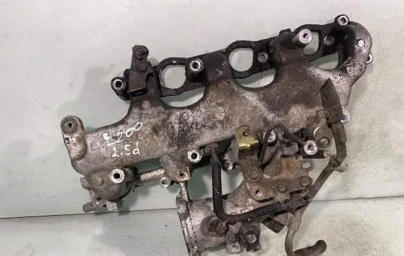 Mitsubishi L200 Intake manifold 