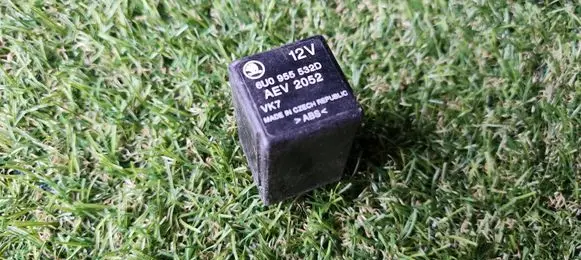 Audi A4 S4 B5 8D Other relay 6U0955532D AEV2052