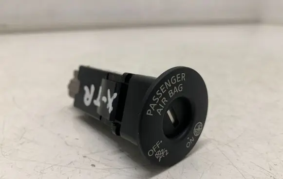Nissan X-Trail T32 Passenger airbag on/off switch 17425SN