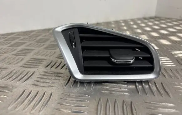 Citroen DS4 Dashboard side air vent grill/cover trim 9676606977