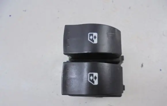 Renault Megane II Electric window control switch