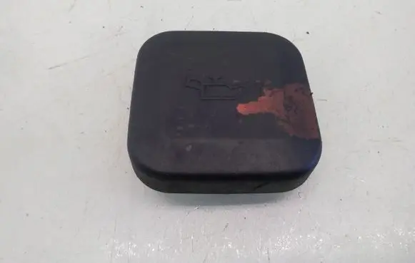 BMW 5 E39 Oil filler cap 11121743294