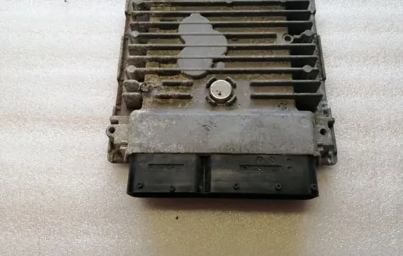 Volkswagen Golf VI Engine control unit/module 03L906023A