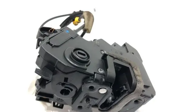 Citroen C4 III e-C4 Rear door lock 9832797480