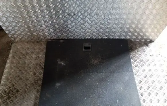 Trunk/boot floor carpet liner