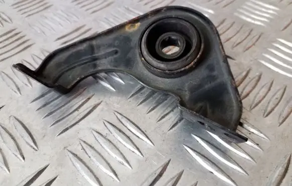 KIA Sorento Radiator mount bracket