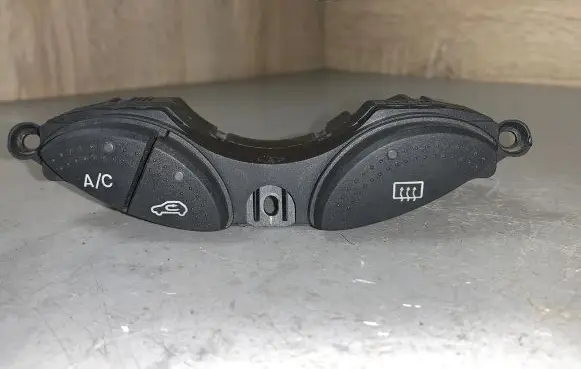 Ford Focus Air conditioning (A/C) switch 98AG19A945BG 200400