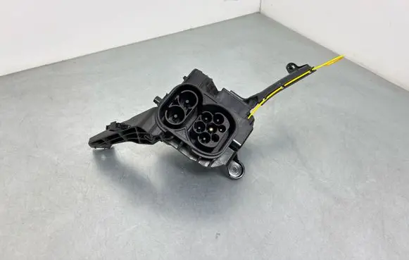 Volkswagen PASSAT B9 Electric car charge socket 3J0907175