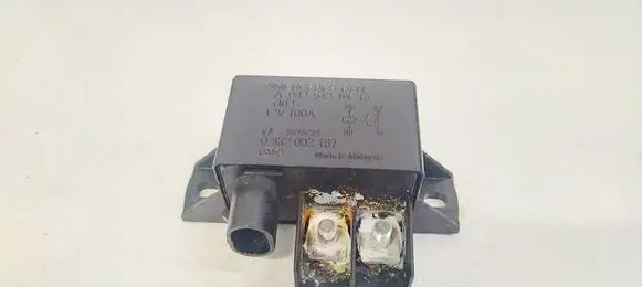 Mercedes-Benz CLS C219 Glow plug pre-heat relay a0025426419 0332002167