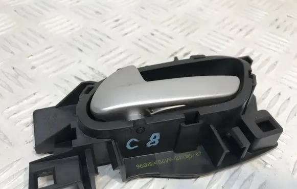 Peugeot 207 Front door interior handle 96802456VV