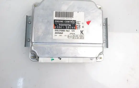 Toyota Yaris Engine control unit/module 896610D200