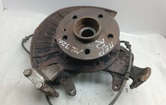 Mercedes-Benz ML W163 Front wheel hub