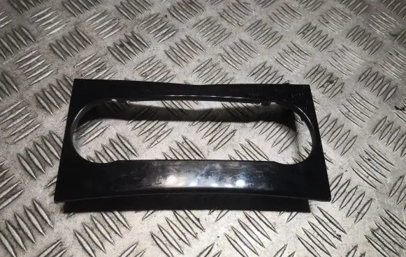 Mercedes-Benz C W204 Other center console (tunnel) element 2046800390 A2046800390
