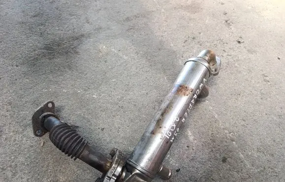 Volkswagen Crafter EGR valve cooler 076131512E 076131525C