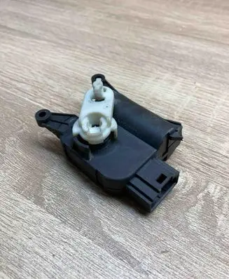 Volkswagen PASSAT CC Air flap motor/actuator 132801363 2010052 CZ1168802872