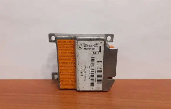 Mercedes-Benz E W210 Airbag control unit/module 0018200026 5684