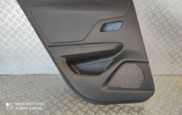 Opel Mokka B Front door card panel trim 29901315 00241589 00240407