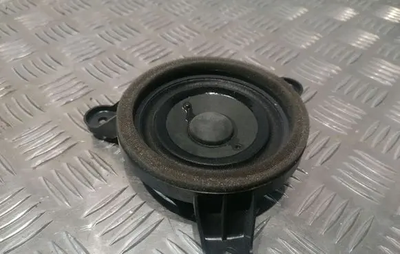 Audi A8 S8 D4 4H Front door speaker 4H0035397