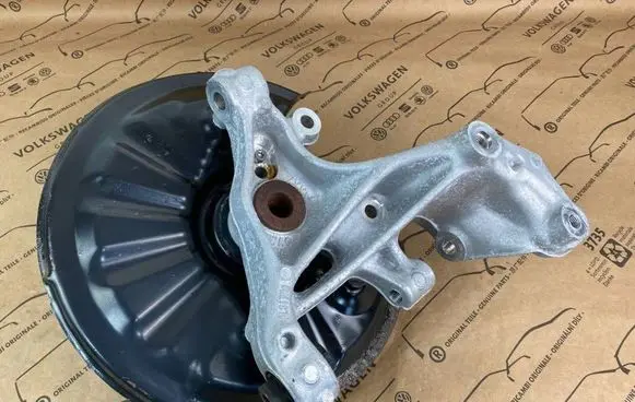 Volkswagen PASSAT B8 Rear wheel hub spindle/knuckle 3Q0505435P