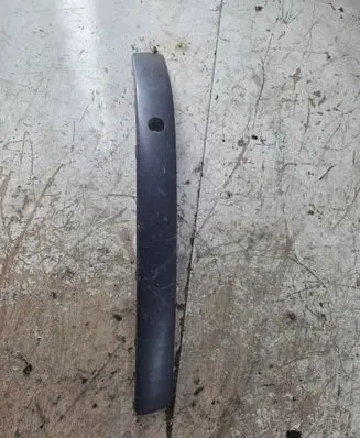 Front bumper splitter molding
