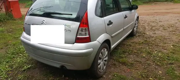 Citroen C3 Front door window glass four-door