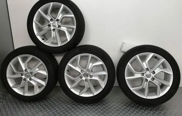 Nissan Pulsar R16 alloy rim 
