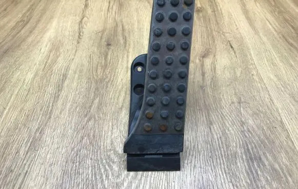 Mercedes-Benz C W205 Accelerator throttle pedal A2053000104