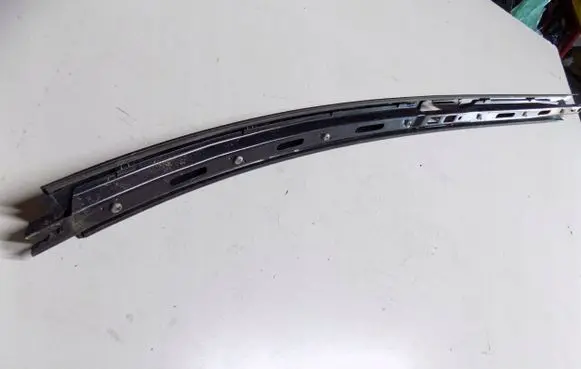 Honda FR-V Roof transverse bars on the 