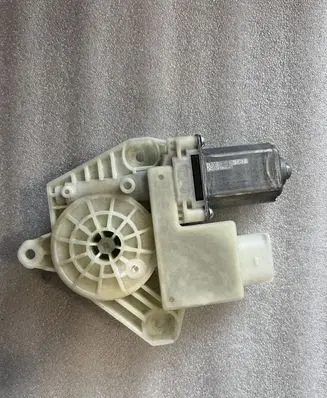 BMW 5 G30 G31 Front door window regulator motor 7455081