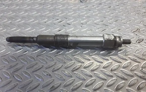 Alfa Romeo 156 Glow plug Y747U