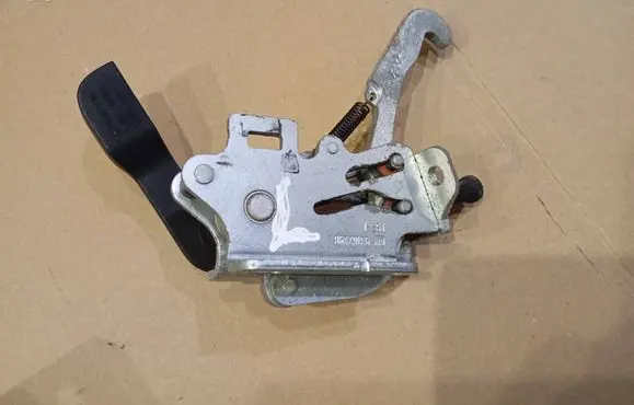 Opel Tigra B Convertible roof lock/latch 93162298